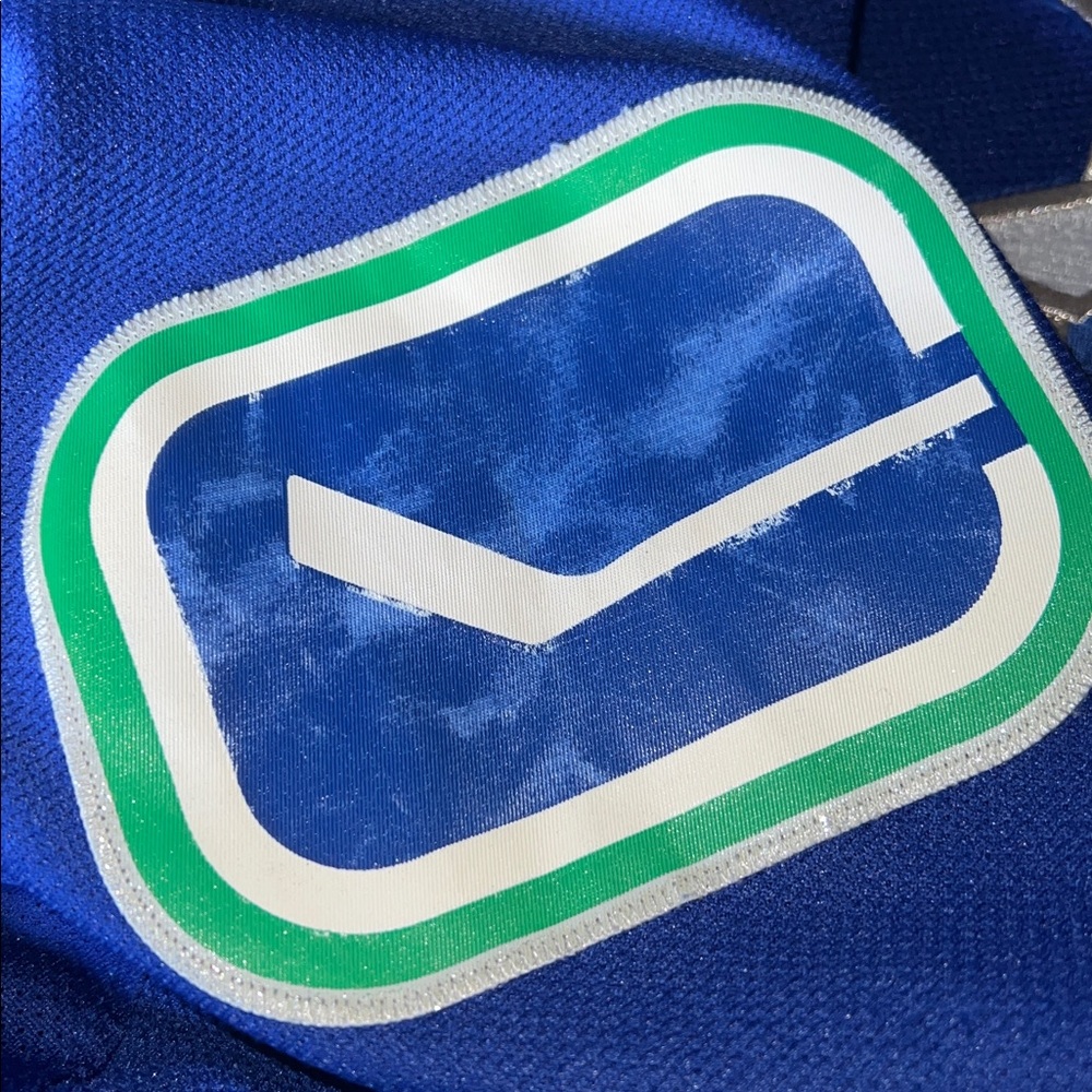 Reebok Blue and Green Vancouver Canucks Hockey Jersey NHL - Picture 6 of 6